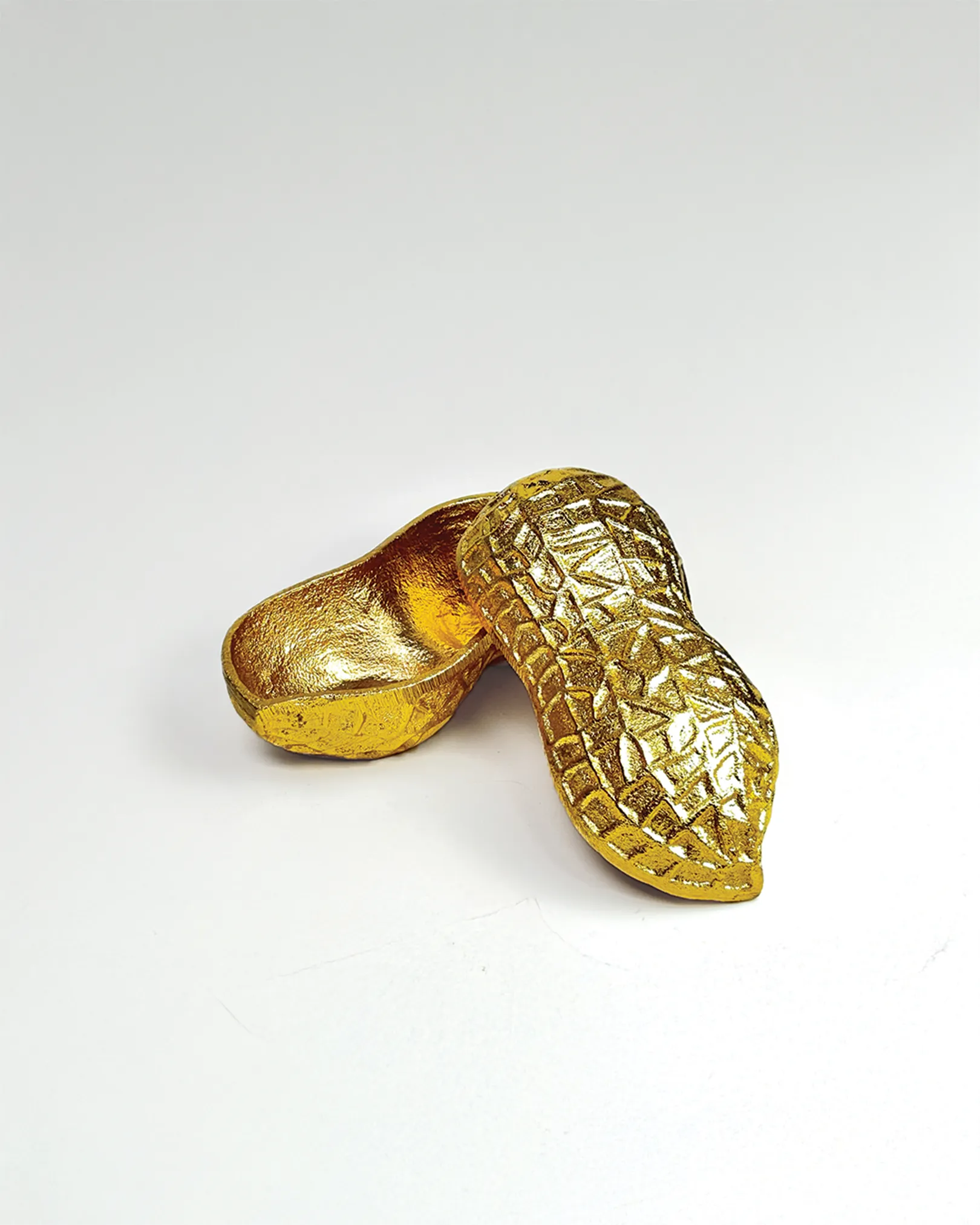 Small Golden Peanut Treasure Box - Kashaur Brush